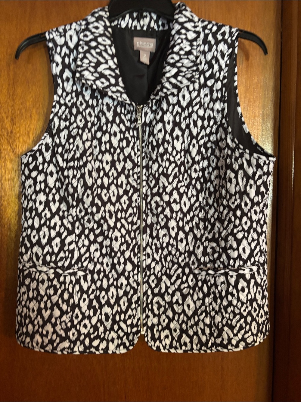 Chico's Black and White Printed Quilted Sleeveless Vest